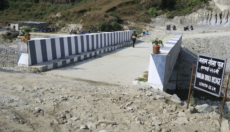 पोखरा २० को मणिपाल फुलवारी र भलाम जोड्ने पक्की पुलको उद्घाटन