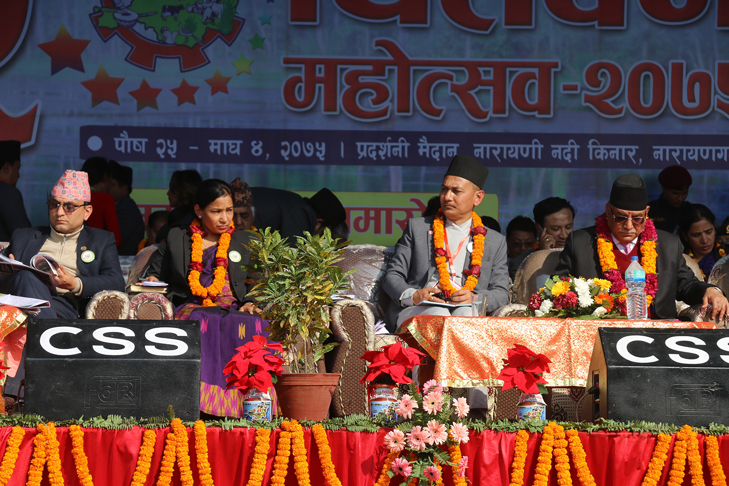 चितवन महोत्सव : मुलुकलाई समृद्ध बनाउन नसके कम्युनिष्टहरुको काम छैन – प्रचण्ड