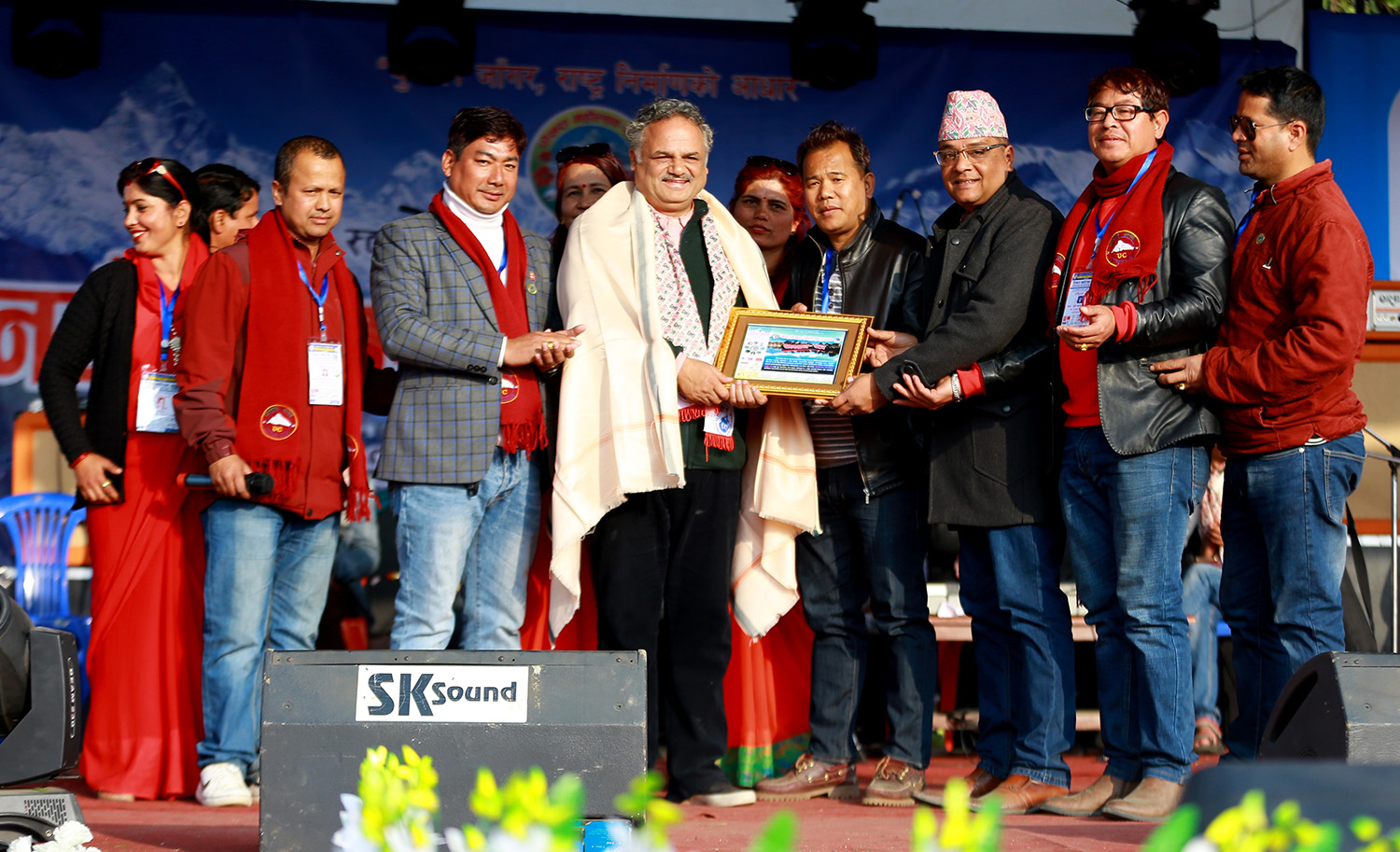 पोखरा महोत्सवमा जनवादी गायक शर्मा सम्मानित