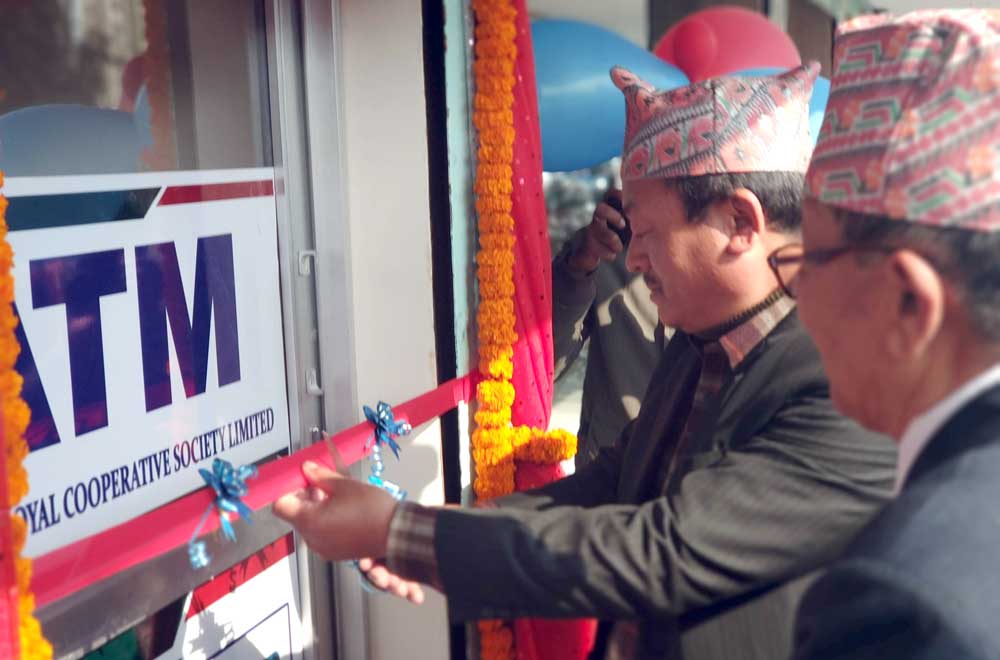 पोखरा रोयल सहकारीमा एटिएम सेवा शुरु