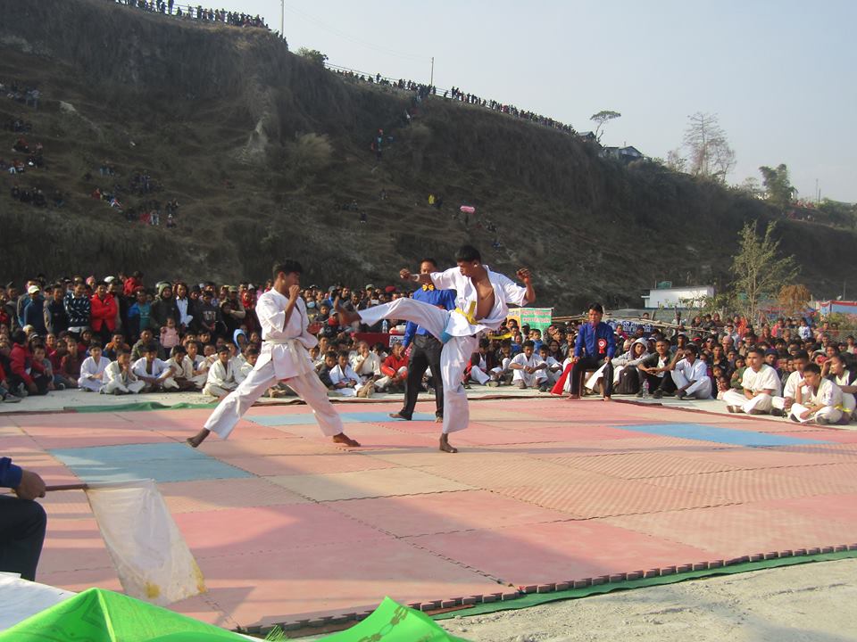 माछापुच्छ्रे फुलकन्ट्याक्ट कराँतेमा पुरुष तर्फ वालिङका निश्चल र महिला तर्फ भैरहवाका लक्ष्मी च्याम्पियन