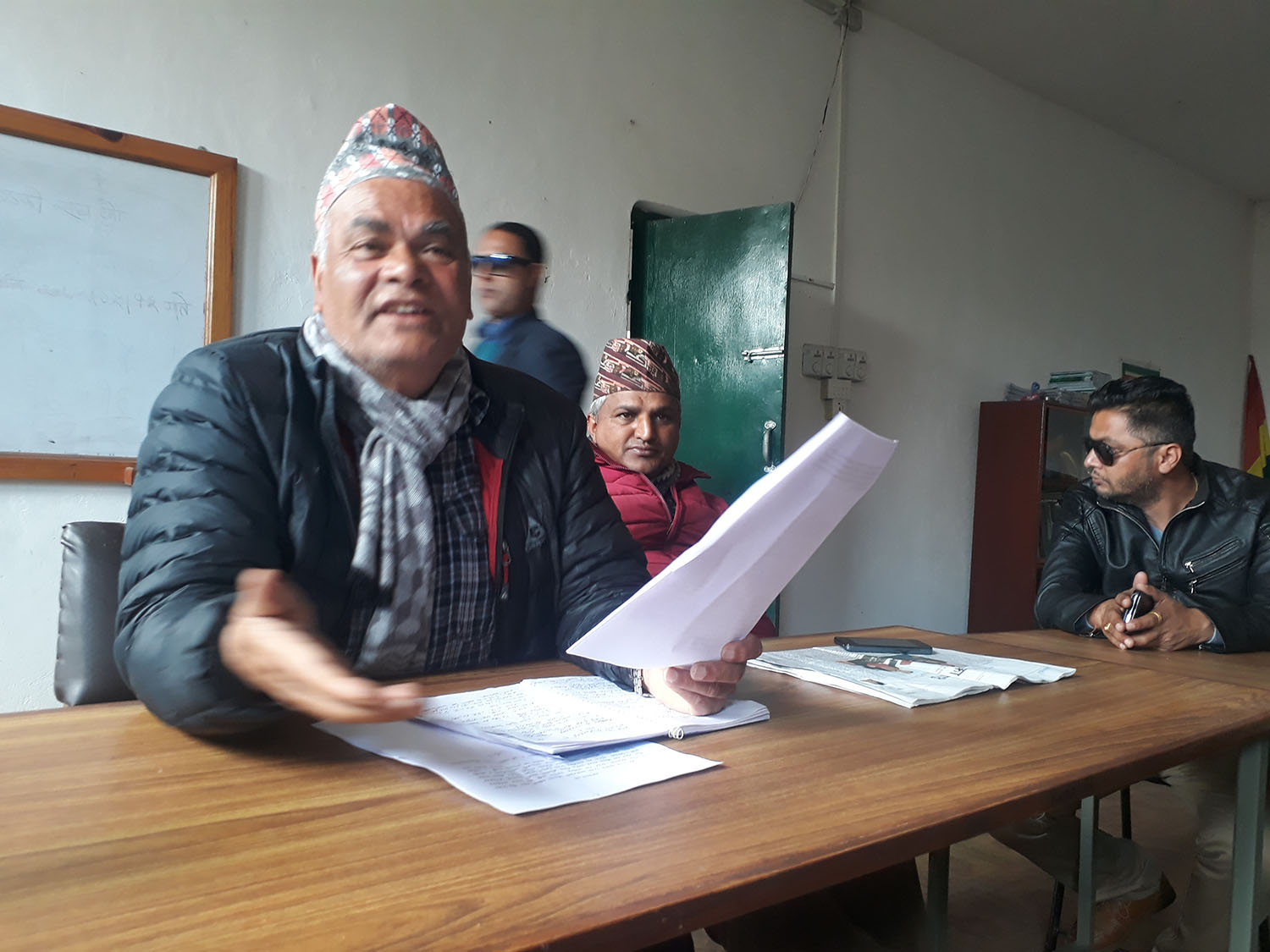 चिनीयाँ कम्पनी ल्याएर विस्थापित गर्न खोजिएको दुग्ध उत्पादक कृषकको गुनासो