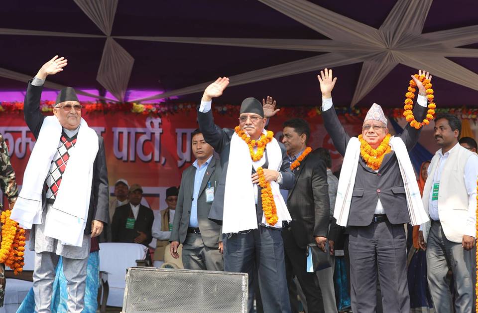 नयाँ वर्षकाे  शुभकामनामा राजनीतिक घाेचपेच
