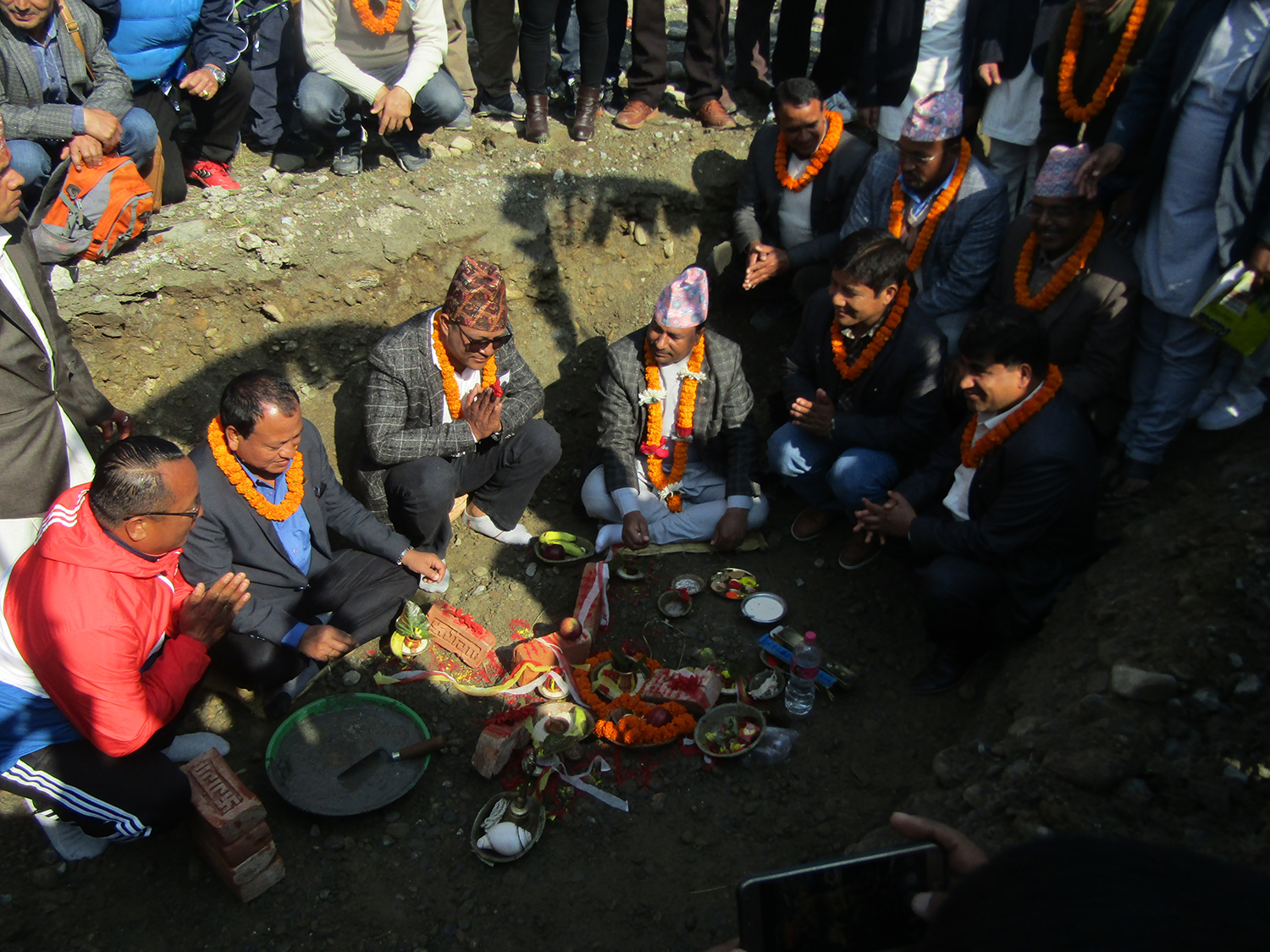 पोखरामा फुटबल रंगशाला शिलान्यास, खेल क्षेत्रबाट विकासमा सहयोग पुग्छ : मन्त्री विश्वकर्मा