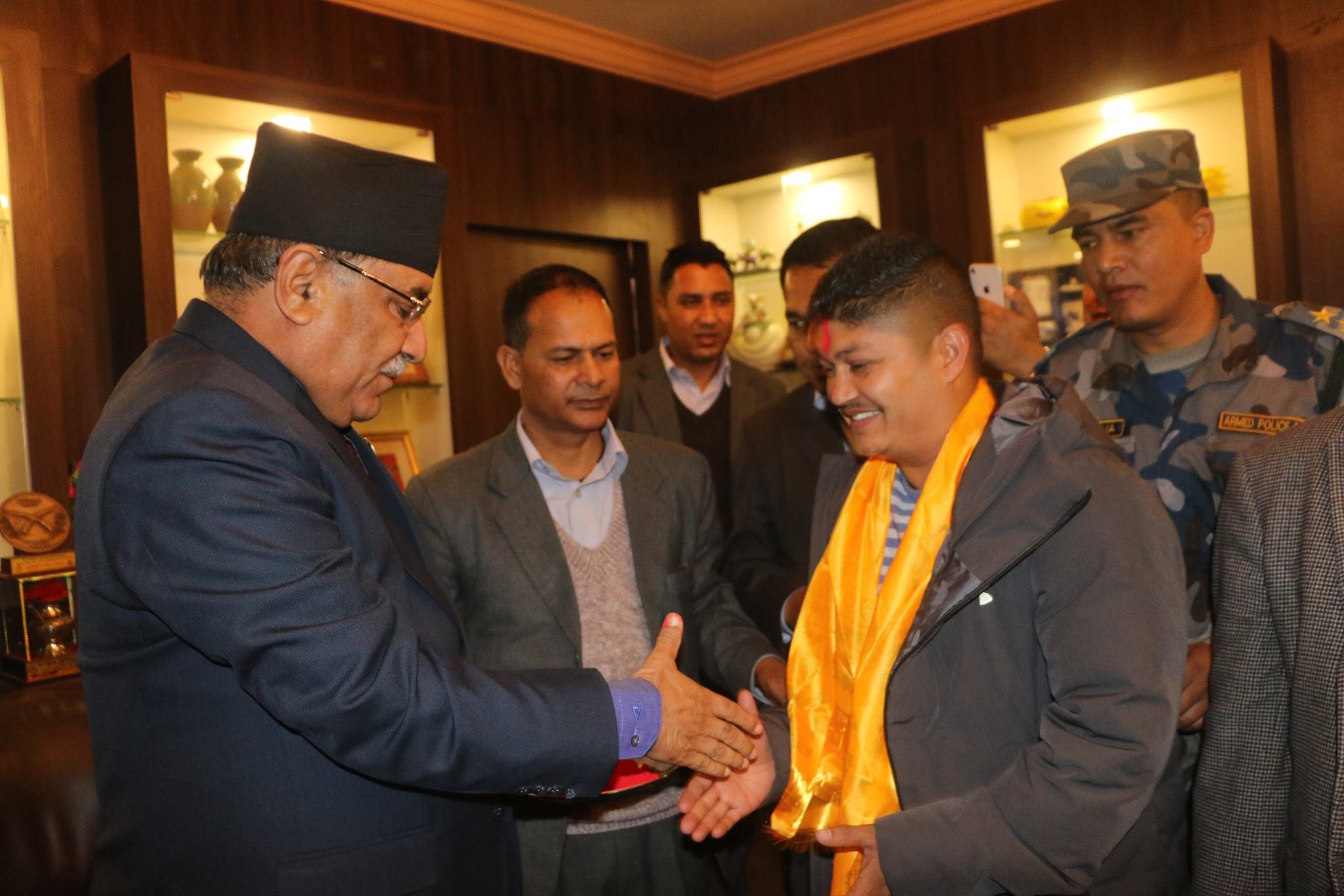 विप्लव पनि सत्तारूढ नेकपामै आउनुपर्छ :  प्रचण्ड