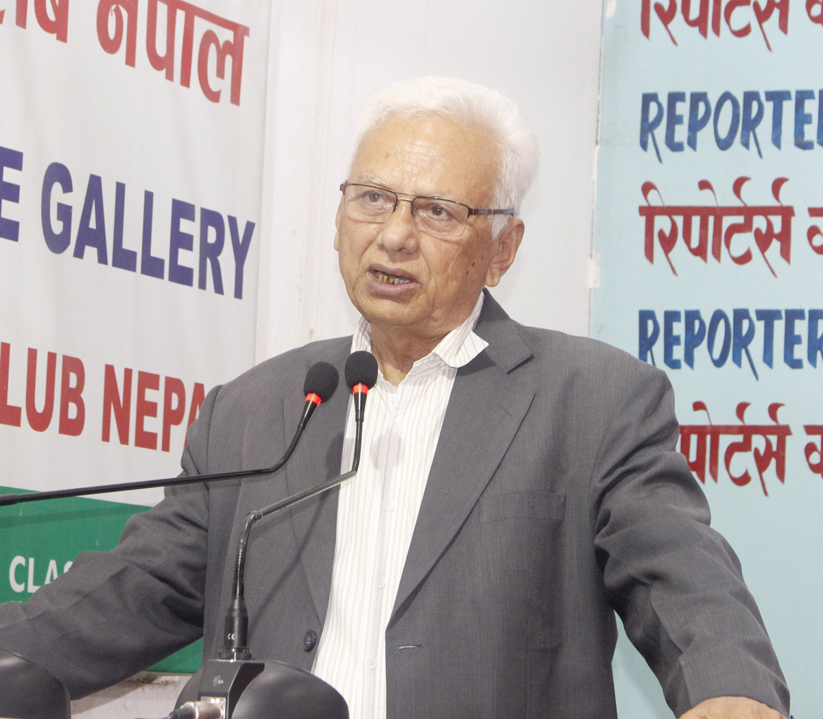 असुरक्षित भए सैनिक मुख्यालय जान प्रधानमन्त्रीलाइ गजुरेलको सुझाव