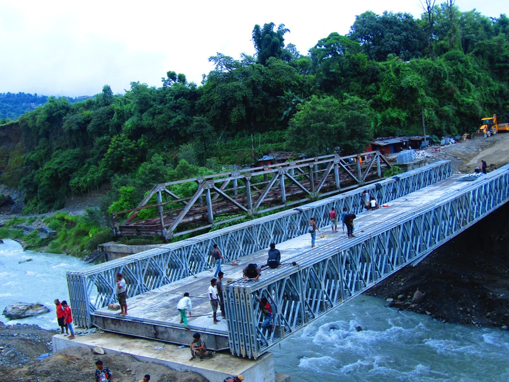 विजयपुरमा निर्माणधिन बेलीब्रिज भोलिबाट सञ्चालनमा आउने (भिडियो)