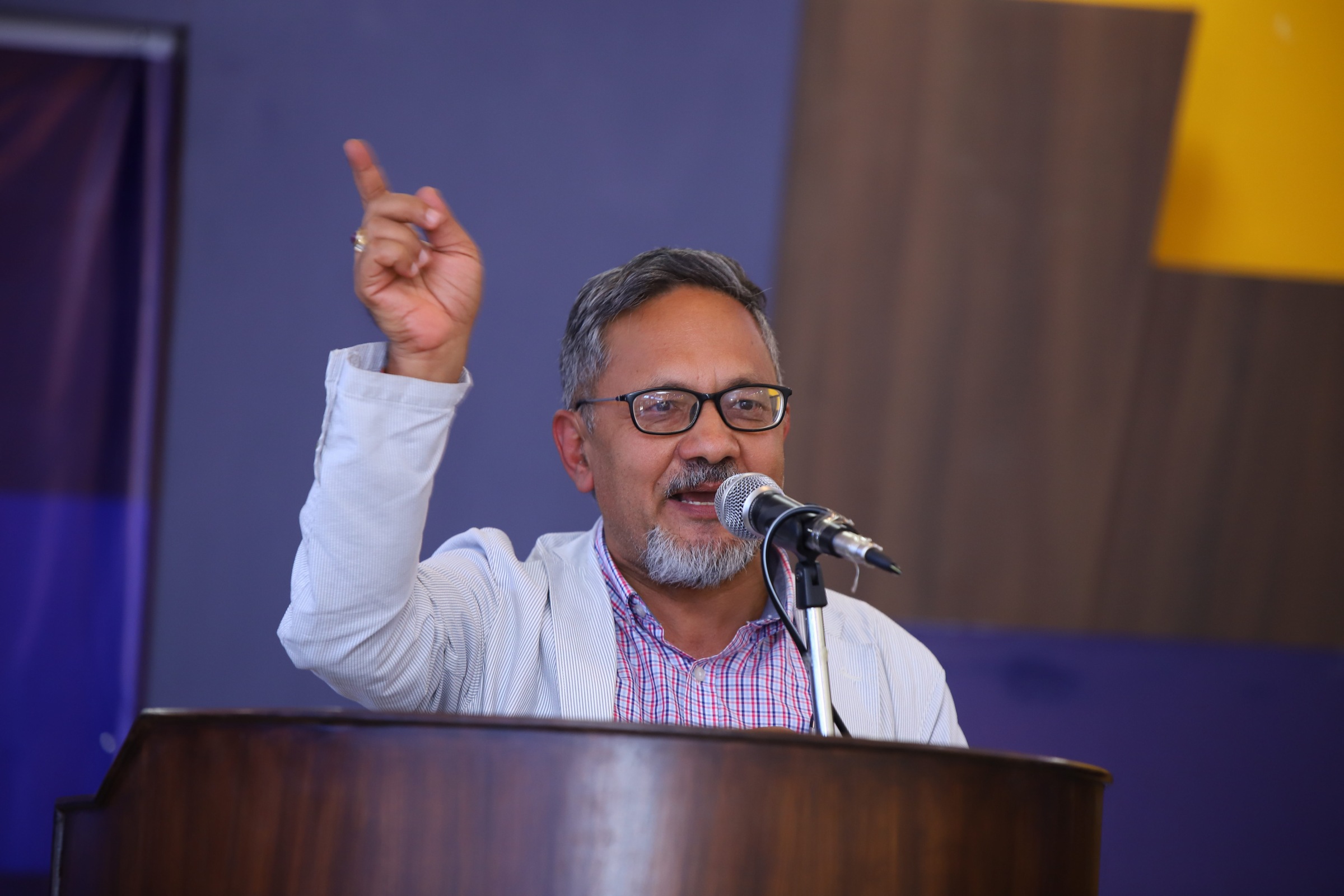 राजनीतिका नाममा मुलुकको दोहनमात्रै भयोः साझा प्रवक्ता आचार्य