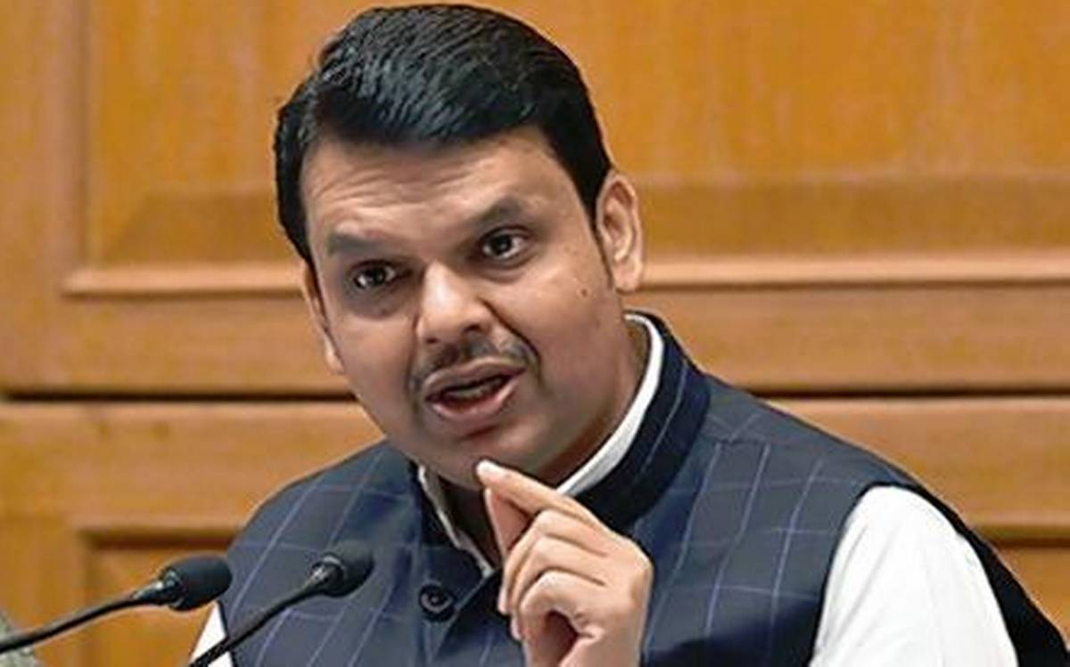 पद सम्हालेकाे ४ दिनमै भारत महाराष्ट्रका मुख्यमन्त्री देवेन्द्र फडनाविसकाे राजीनामा