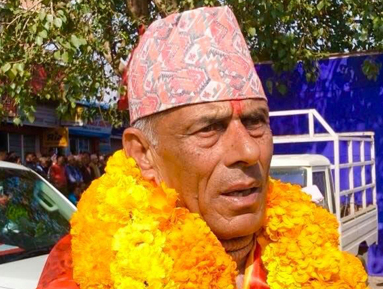 खेमराज पौडेलको घरदैलो अभियान शुरु गर्दै