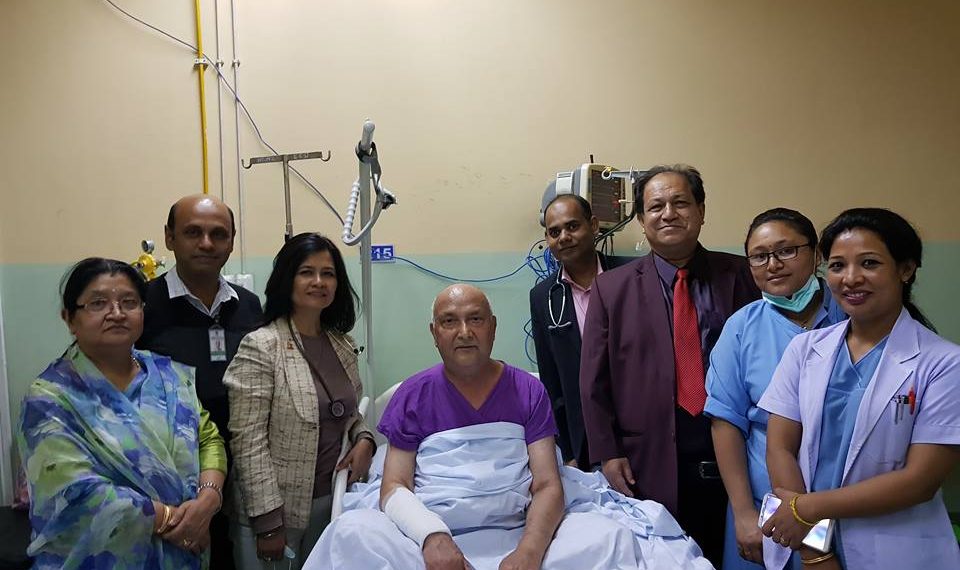 प्रधानमन्त्री केपी शर्मा ओलीको  मिर्गौलाको सफल प्रत्यारोपण