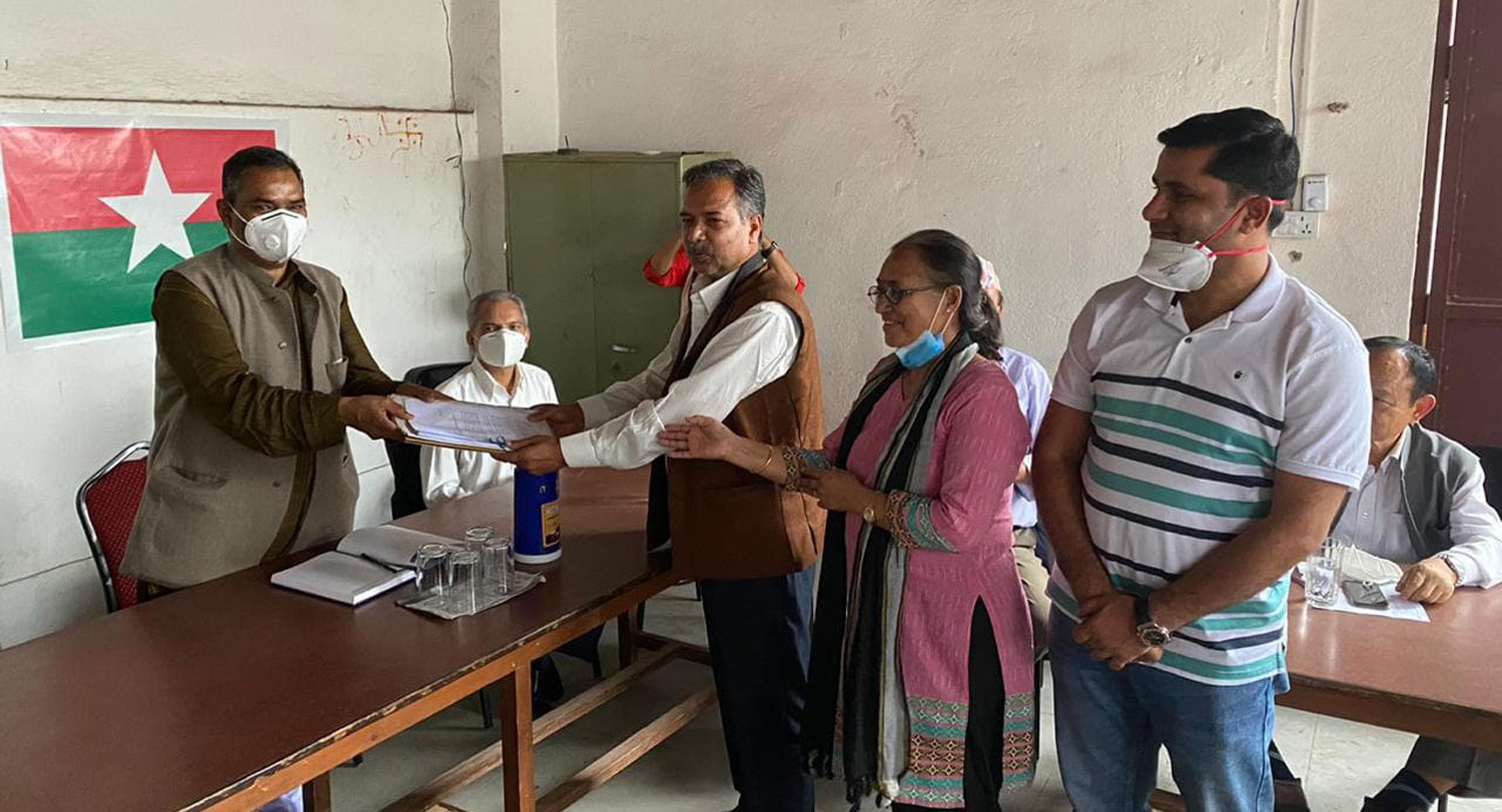 सरिता गिरीलाई  कार्वाही गर्ने समाजवादी पार्टीकाे निर्णय