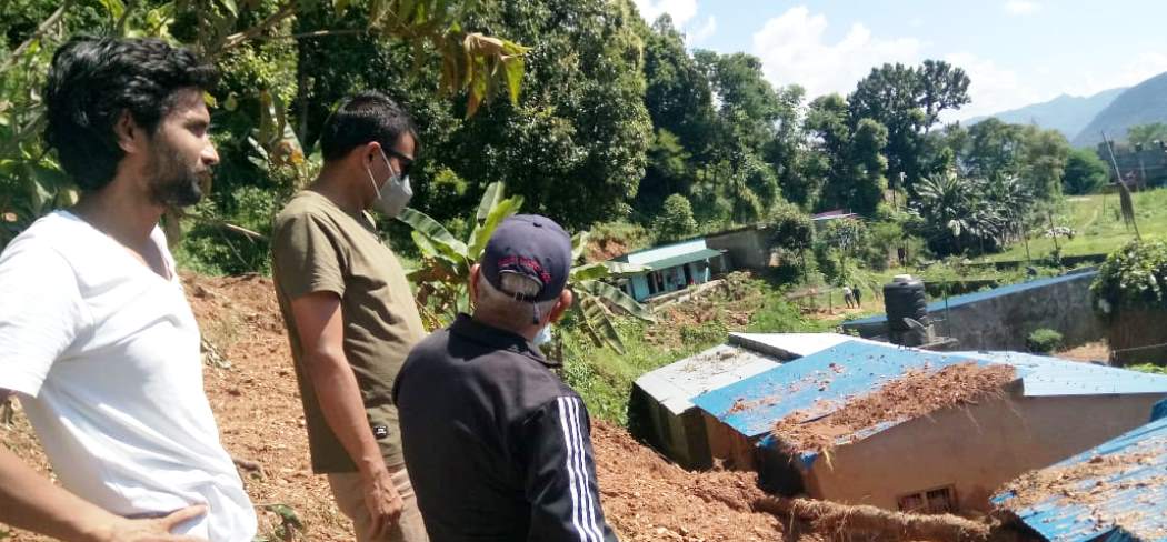अविरल बर्षाले पोखरा २९मा ६घरमा क्षति, सांसद कोइरालाद्धारा अवलोकन