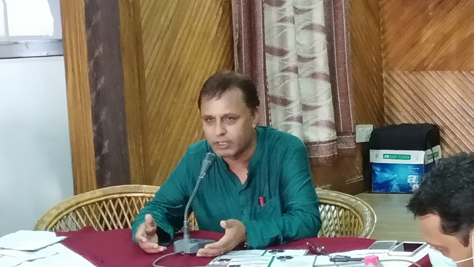 कांग्रेस पोखरा महानगर सभापतिमा गंगाधर पराजुलीको उमेद्वारी दर्ता