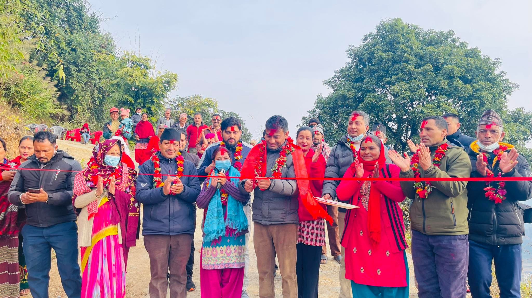 भूपु साना सहरी जोड्ने बाटोको सभापति कोइरालाद्वारा उद्घाटन