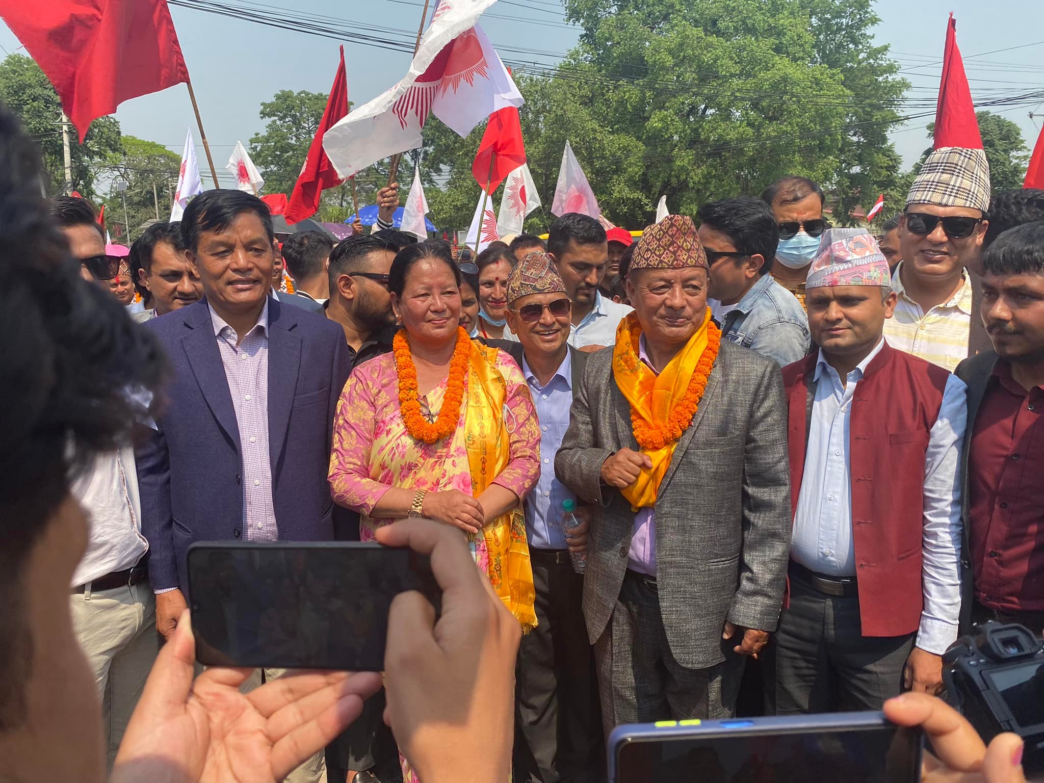 एमालेबाट पोखराकाे मेयरमा थापा र उपमेयरमा गुरुङकाे उम्मेदवारी
