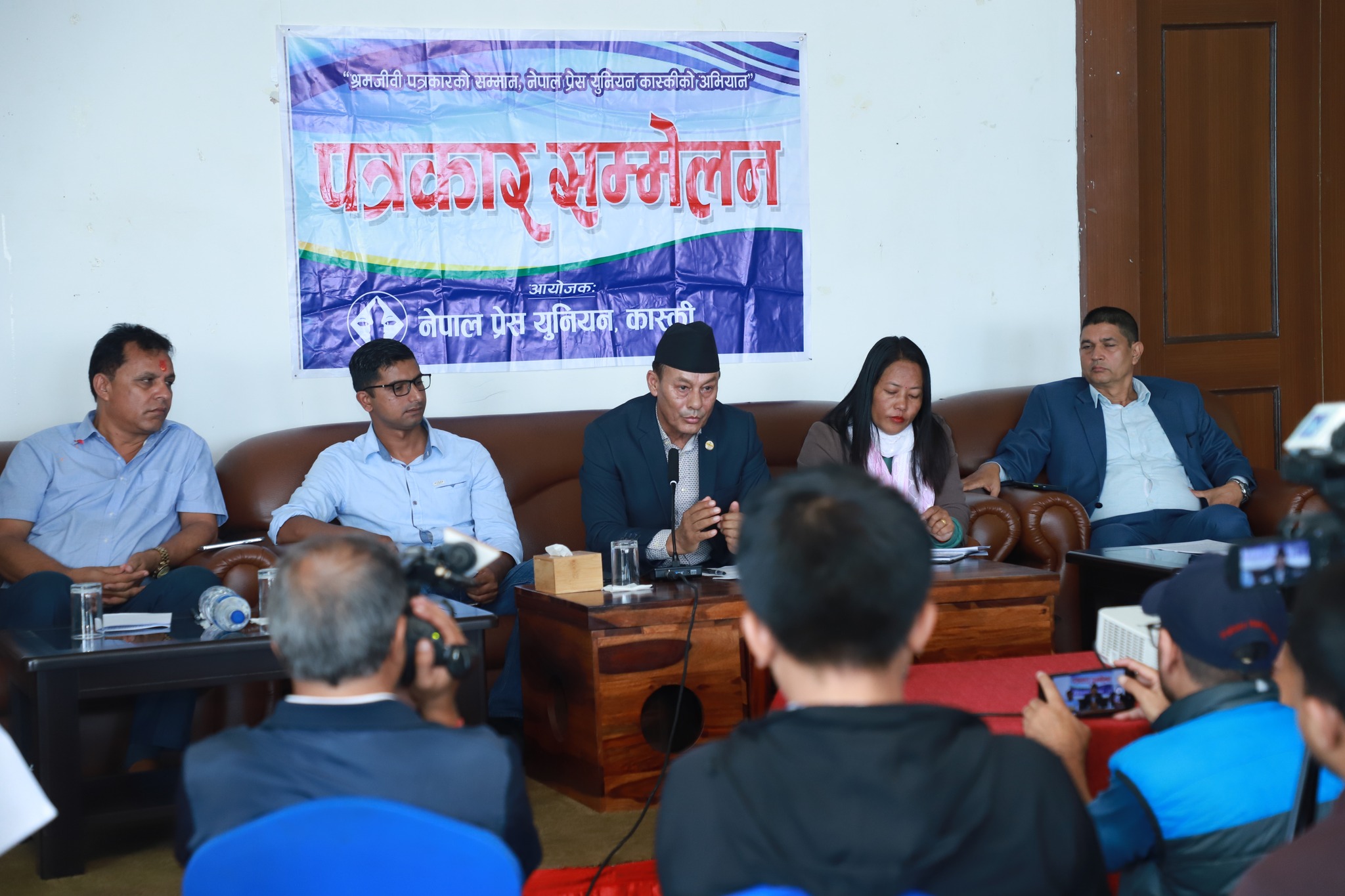 मन्त्री थापाद्वारा ५८ लाख बढी सामाजिक सेवाका लागि प्रदान