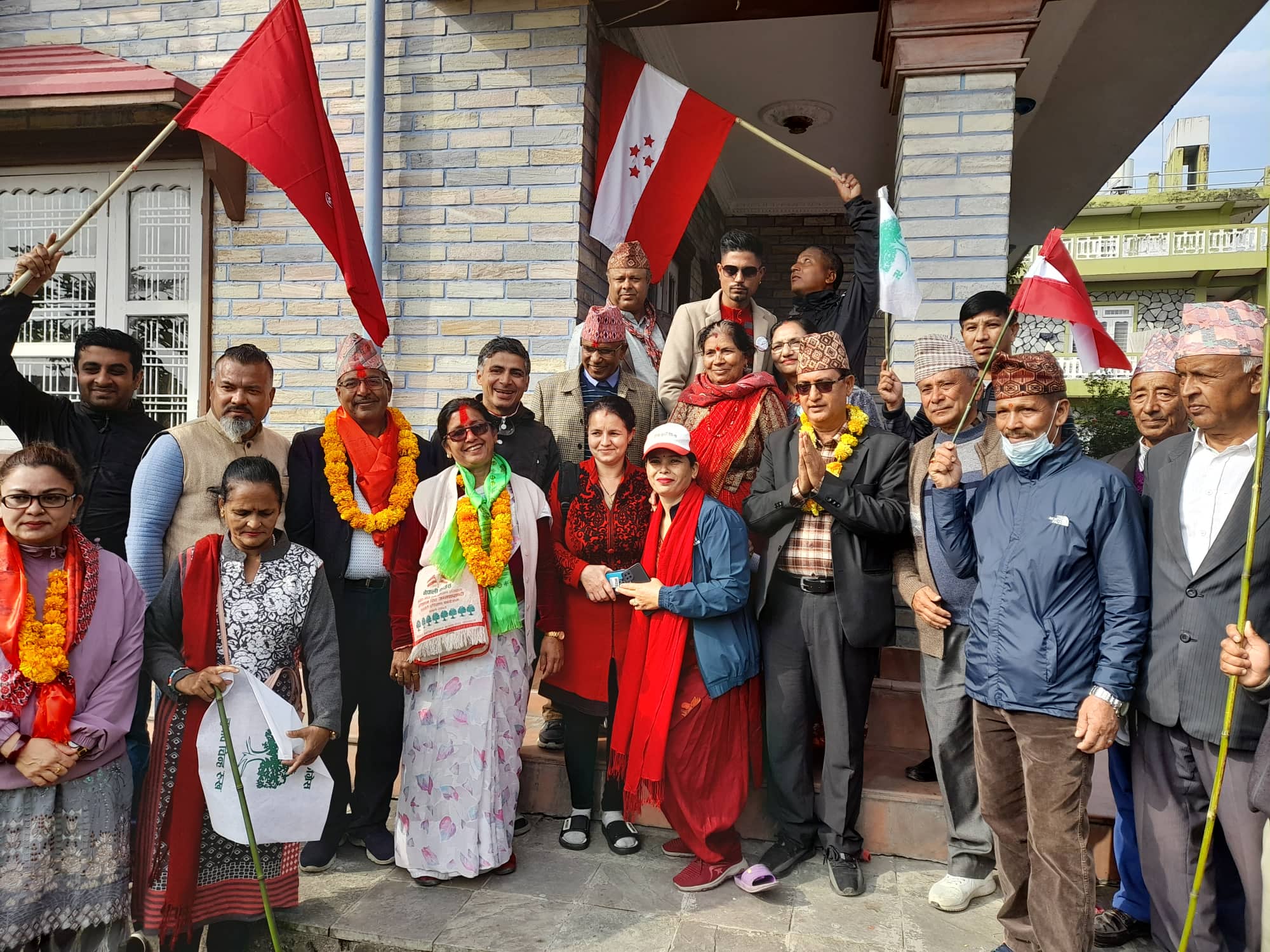 मट्टीखान डाडाँमा रेल होइन, पिच बाटो चाँहियो : स्थानीय