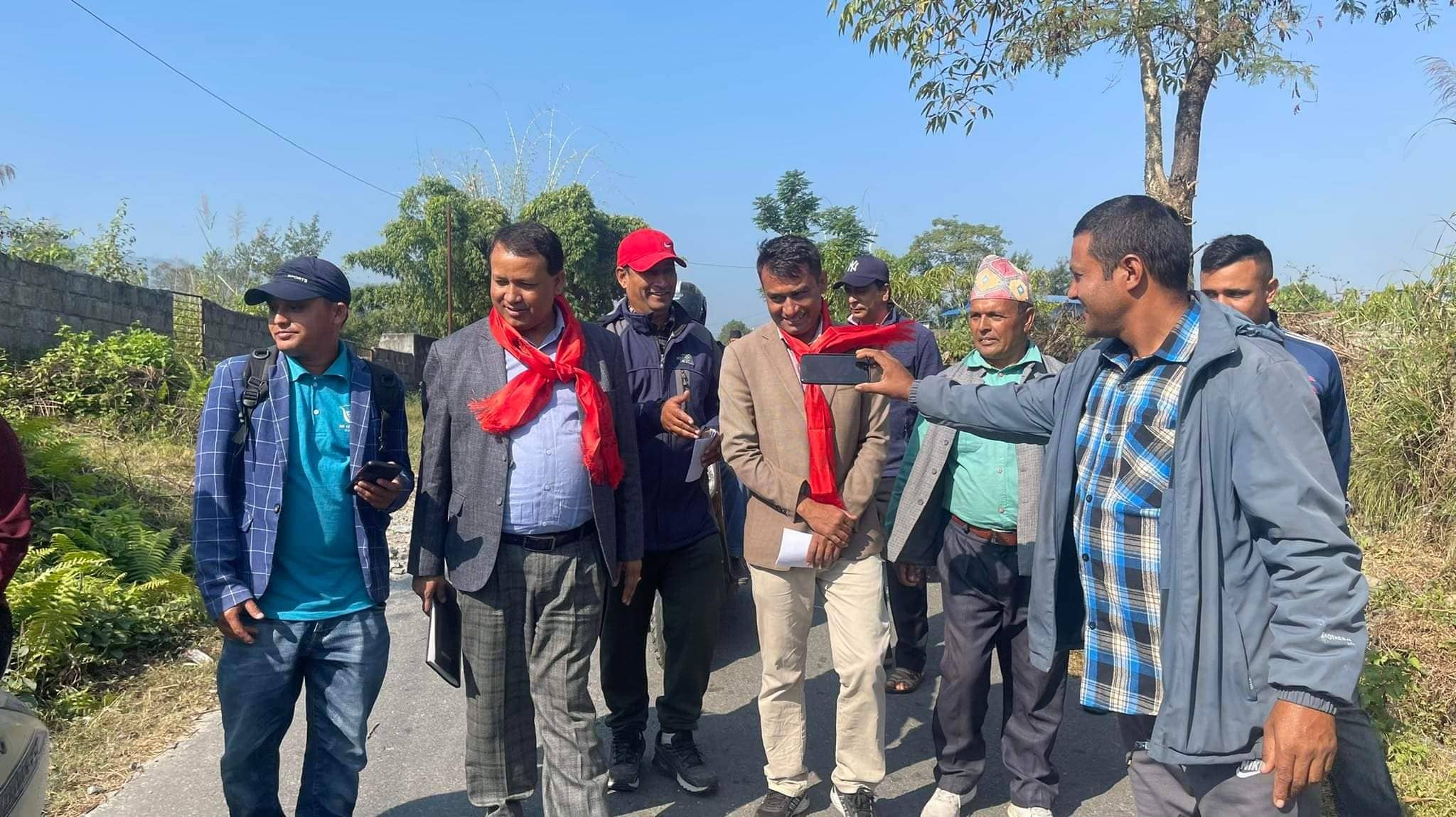 पहिलेका प्रतिस्पर्धी, अहिलेका सारथी