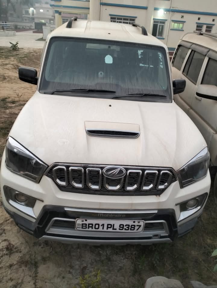 बेवारिसे अवस्थामा भेटिएको स्कारपियो भन्सारमा बुझाइयोरौतहट ।