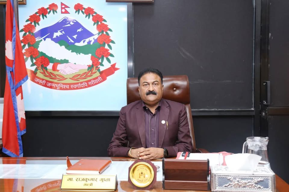 घुस डिलबारे सरकार माैन
